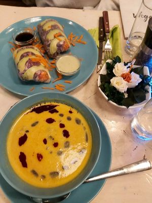 Summer rolls and pumpkin soup at Veggiezz - Am Salzgriess in Vienna