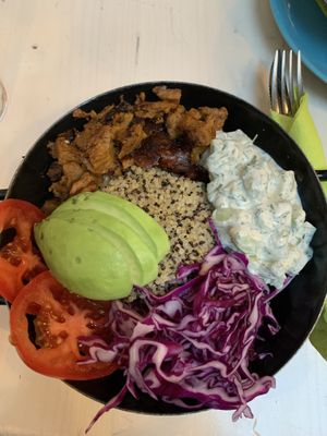 Gyros bowl at Veggiezz - Am Salzgriess in Vienna