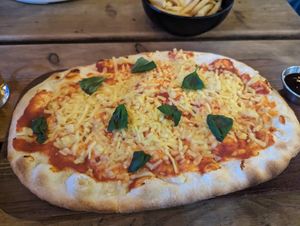 Vegan pizza at The Phoenix in Coventry