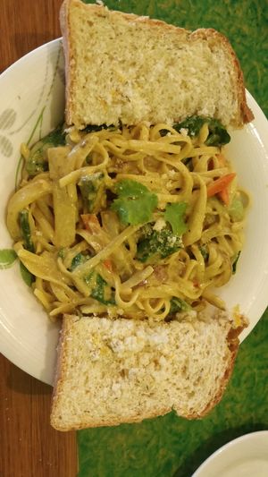 Vegtable curry pasta at Buzzz Cafe in Tagbilaran