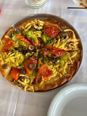 Vegan pizza - yum! at Romeo Pizza in Volos