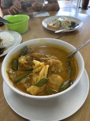 Small curry- which was in fact a giant sharing portion.  #Veganuary at Destin Vegetarian in Batu Caves