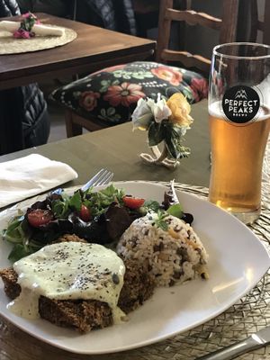 super delicious dish of the day + local craft beer at Dona Flor Cafe in Cascais