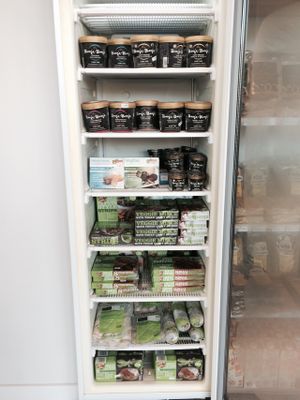 Amazing store for vegan people! They've a lot of veggie meat, ice-creams, pasta and much more!

¡Tienda increible para veganos!Tienen todo tipo de carnes vegateles, helados y pasta veganos y mucho más! at Veg & Friends  in Sant Cugat Del Valles