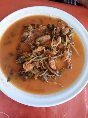 Verdolagas en caldillo de jitomate  at Dharma in Puebla