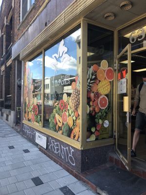 Store at Pousse L'Ananas in Montreal