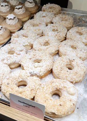 Vanillekipferl #Veganuary at Brammibal's Donuts - Maybachufer in Berlin