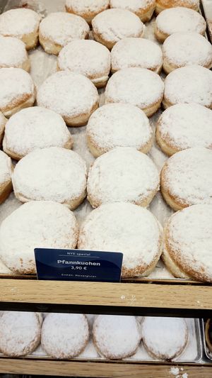 Pfannkuchen (New Year's Eve Special) #Veganuary at Brammibal's Donuts - Maybachufer in Berlin