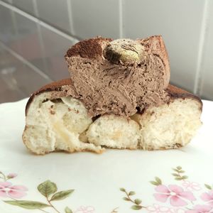 Donut "Mousse au Chocolat" - inside #Veganuary at Brammibal's Donuts - Maybachufer in Berlin