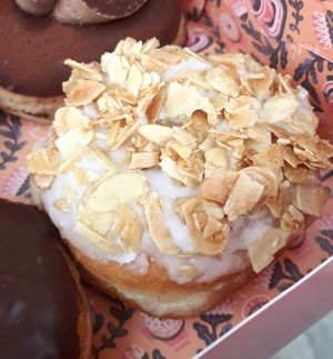 Donut "Bienenstich" #Veganuary at Brammibal's Donuts - Maybachufer in Berlin
