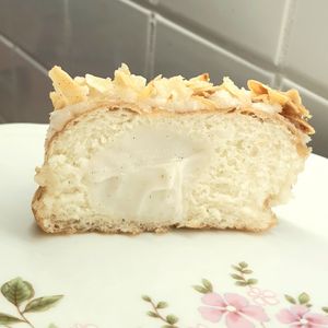 Donut "Bienenstich" - inside #Veganuary at Brammibal's Donuts - Maybachufer in Berlin