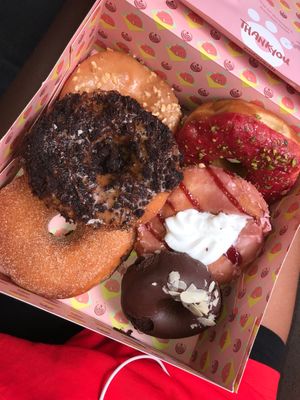 Super freundliche Mitarbeiter und sieht mega lecker aus ❤️ at Brammibal's Donuts - Maybachufer in Berlin