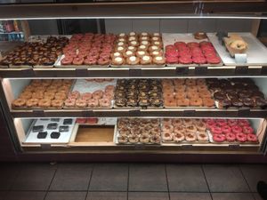 Donutauslage at Brammibal's Donuts - Maybachufer in Berlin