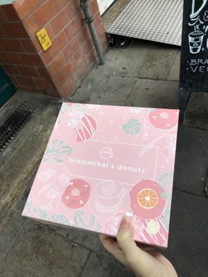 Box at Brammibal's Donuts - Maybachufer in Berlin