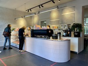 inside at Brammibal's Donuts - Maybachufer in Berlin