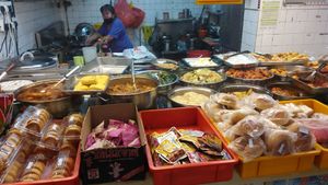 Snacks at New Tokyo Vegetarian 新东京 in Northeast Singapore