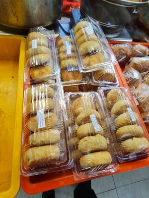 Tau Sar Piah ~ 12/5/22 at New Tokyo Vegetarian 新东京 in Northeast Singapore