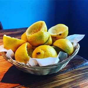 Wir nutzen ausschließlich frisch gepressten Zitronensaft. Sollte selbstverständlich sein, ist es aber nicht👌👍 at Alin Gaza Kitchen in Berlin