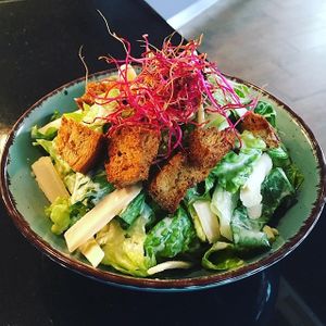 Vegan Cesar Salad at Samses in Zurich