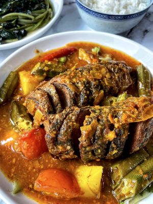 Assam fish at Ru Lai 如来斋 in Central Singapore