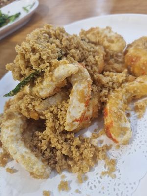 Cereal prawn (medium) at Ru Lai 如来斋 in Central Singapore