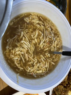 Sharks fin soup 7/10 no collagen and has a cumin taste  at Ru Lai 如来斋 in Central Singapore