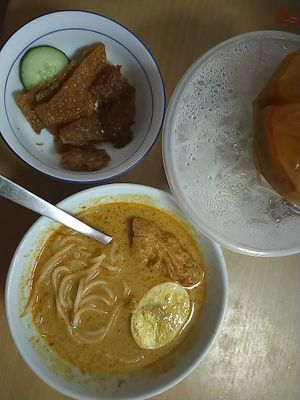 Laksa on Saturday morning at Ru Lai 如来斋 in Central Singapore