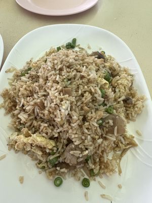 Fried rice 6/10 bland  at Ru Lai 如来斋 in Central Singapore