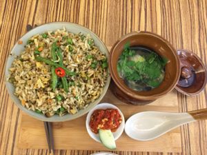 fried rice at Lutan 21 滷談21蔬食藥膳養生館 in Malacca