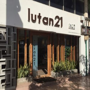 shop at Lutan 21 滷談21蔬食藥膳養生館 in Malacca