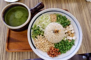 Hoi Lok Feng Xian Cha. at Lutan 21 滷談21蔬食藥膳養生館 in Malacca