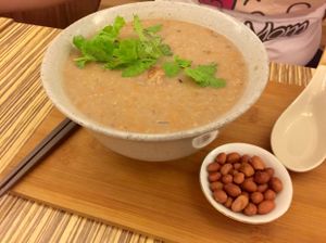 herbal porridge with yam at Lutan 21 滷談21蔬食藥膳養生館 in Malacca