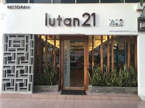 entrance at Lutan 21 滷談21蔬食藥膳養生館 in Malacca