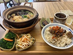 Fixed combination meal  at Lutan 21 滷談21蔬食藥膳養生館 in Malacca