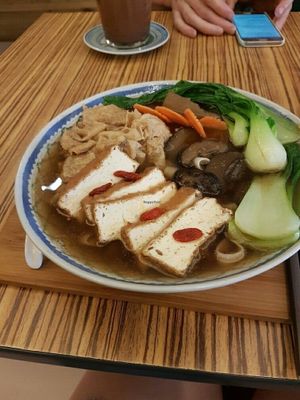 flat noodle with delicious bean curd at Lutan 21 滷談21蔬食藥膳養生館 in Malacca