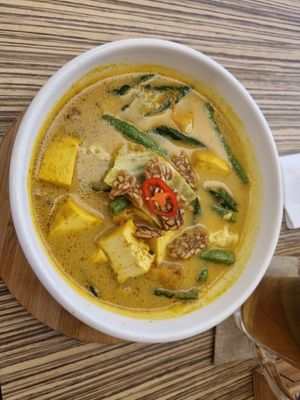 Melay Longton Glass Noodle Soup at Lutan 21 滷談21蔬食藥膳養生館 in Malacca