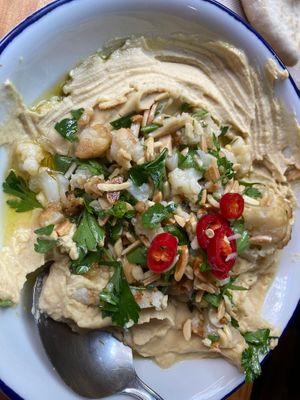 Hummus Coliflor at La Hummuseria in Madrid