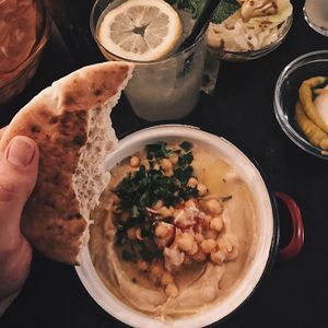 classic chick pea hummus and lemonade at La Hummuseria in Madrid