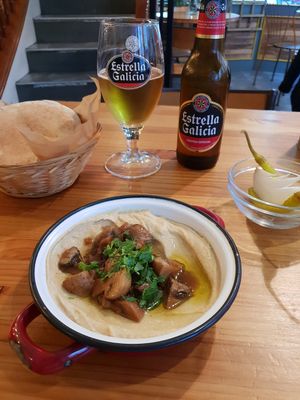 Muy deliciosa x at La Hummuseria in Madrid