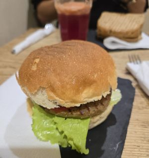 Seitan burger at Crispy Organic Market and Take Away - Via F Crispi in Rome