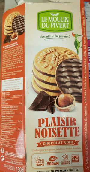 vegan biscuits yum at Crispy Organic Market and Take Away - Via F Crispi in Rome