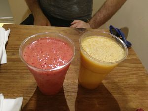 Leckere Smoothies at Crispy Organic Market and Take Away - Via F Crispi in Rome