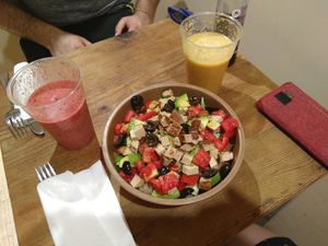 Leckerer Salat. Wurde veganisiert at Crispy Organic Market and Take Away - Via F Crispi in Rome