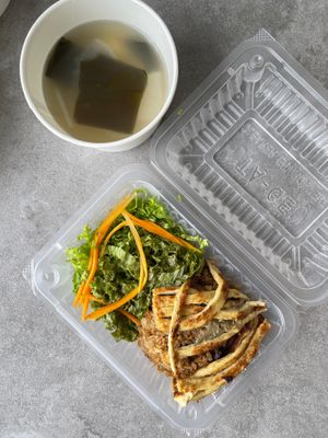 MA04 Claypot Mushroom Multi-grain Rice 瓦煲菇类五谷饭 (with Soup)
Take Away RM 15.90 at Newstart Health Kitchen in Cheras