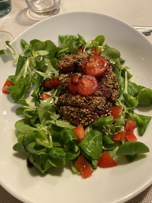 Tagliata di seitan in crosta di sesamo at Mezzaluna in Turin