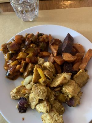Tempeh e verdure, caponata e patate dolci  at Mezzaluna in Turin