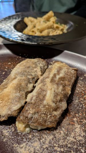 Cannelloni and carbonara at Mezzaluna in Turin