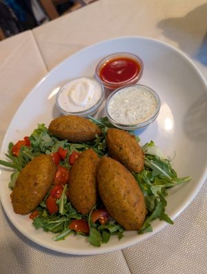 Gatto Piment with 3 sauces at Mezzaluna in Turin