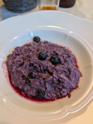 Blueberry risotto at Mezzaluna in Turin
