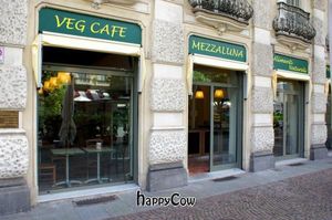 2013 - Outside at Mezzaluna in Turin